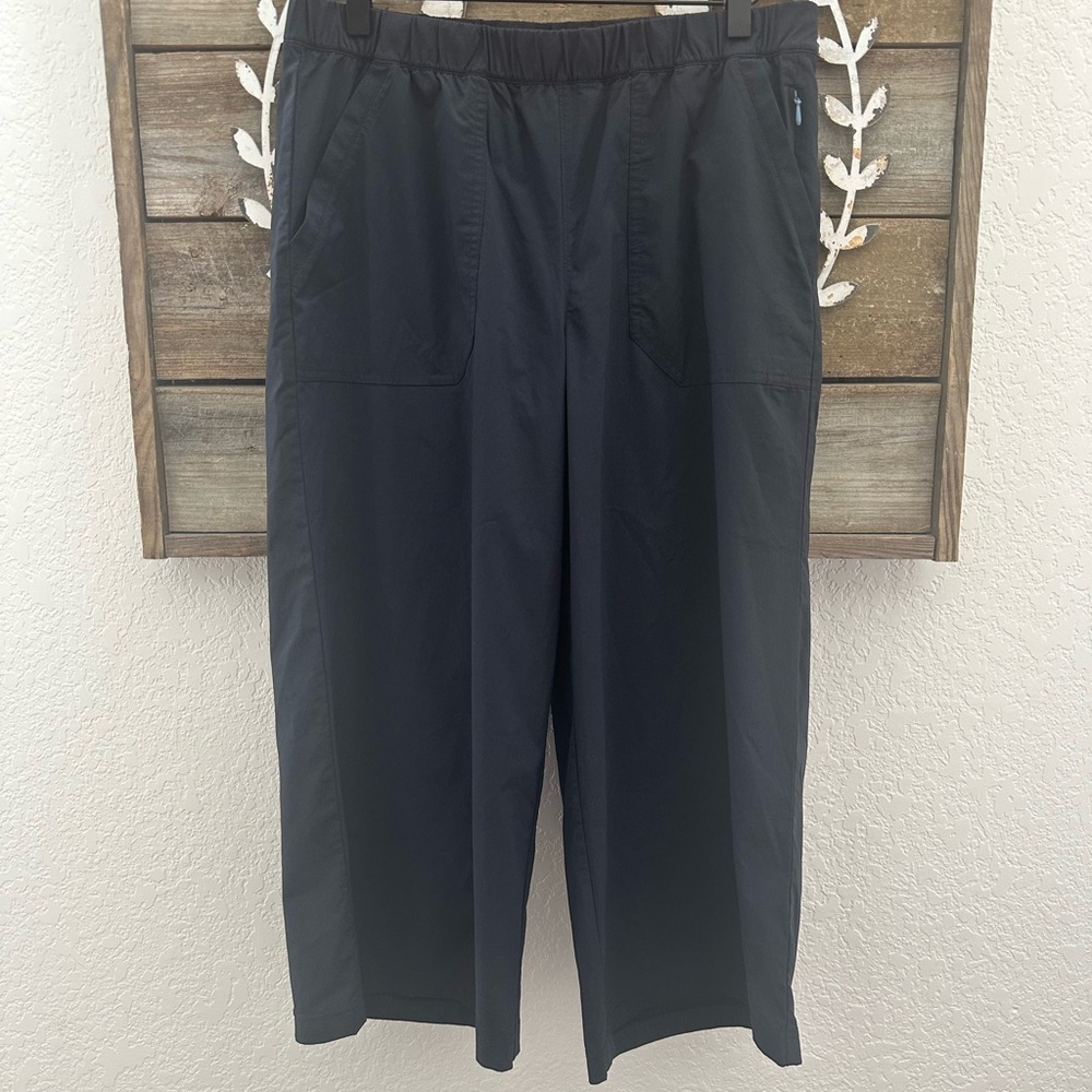 Prana Gray Black Cropped athletic hiking athletic Pants Ladies size Large